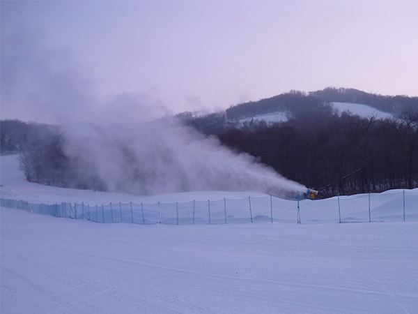 稳定发展确保品质的雪场设备厂