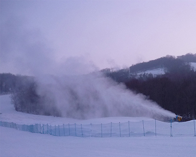 人工造雪机注意一定不能逆风造雪