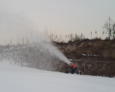 滑雪场造雪机具有优质的喷嘴雪质更好