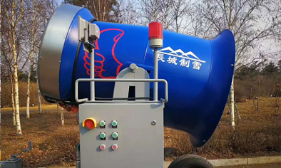 大型造雪机采用变频控制柜控制水泵的作业