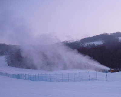 大型造雪机雾气造雪方式对雪质要求高