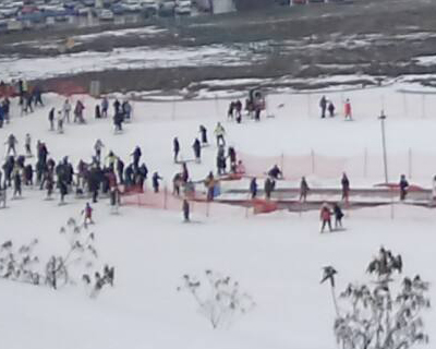 国产造雪机采用加强型焊接驱动桥